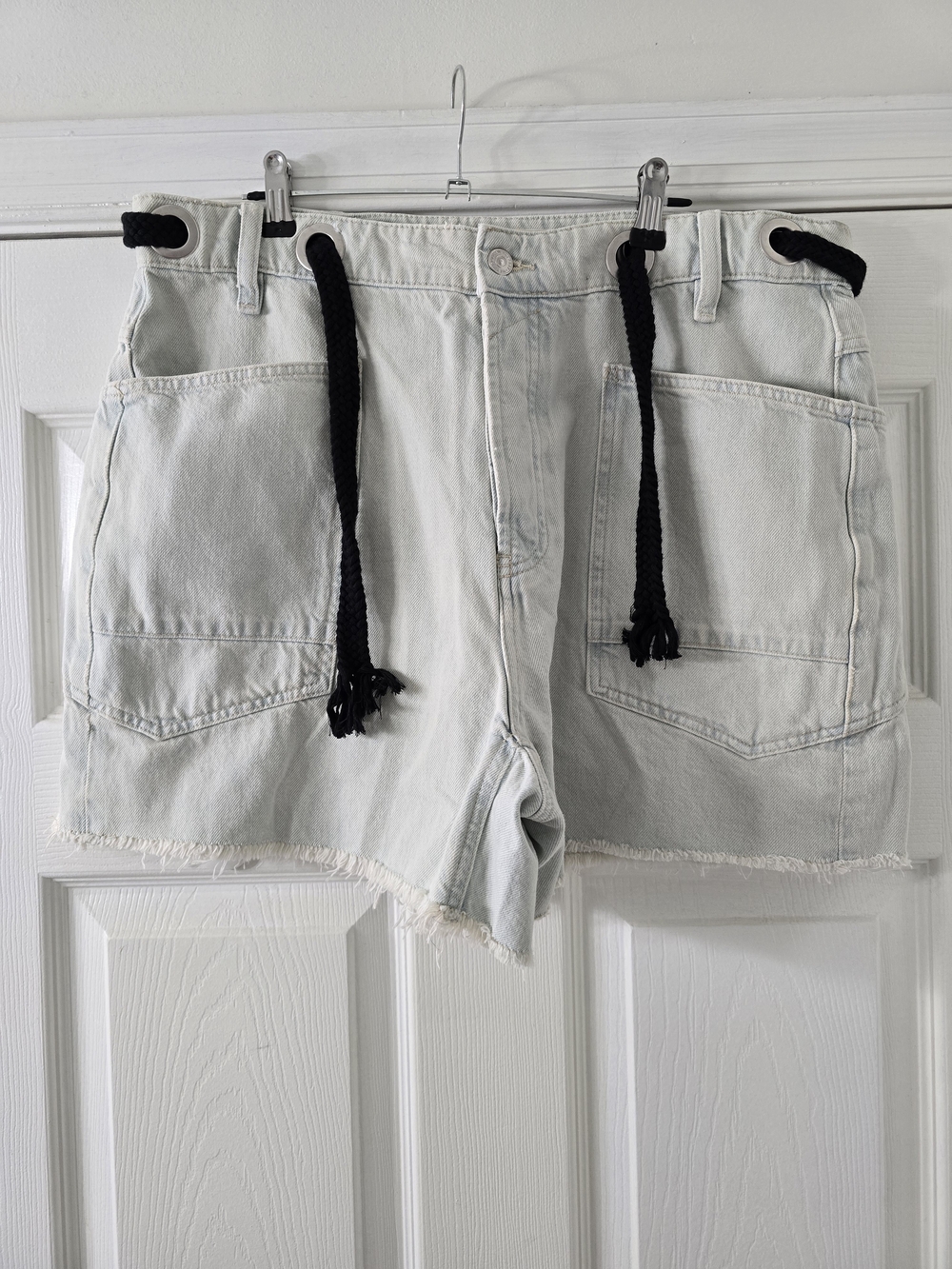 NWOT We The Free Light Wash Moxie Women’s Shorts w/Drawcord - 31